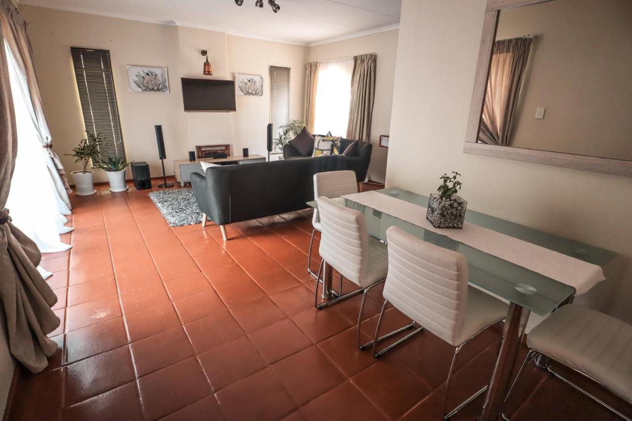 Menlyn Maine: The Exquisite Lunette Pretoria-Noord Zewnętrze zdjęcie